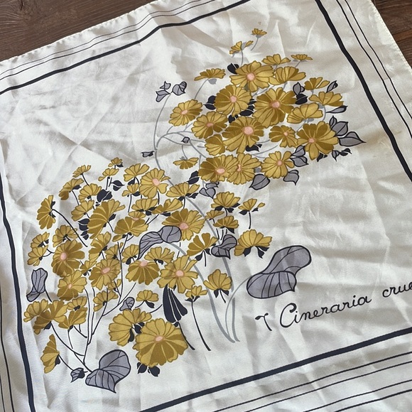 Vintage ECHO floral sulk scarf EUC - Picture 4 of 7